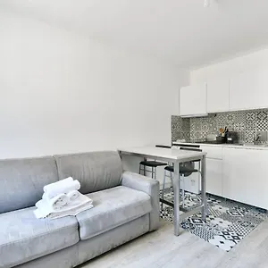 Superbe Studio Proche De La Du Prado Marseille